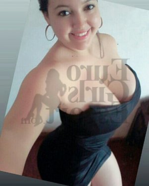 Chrysoline live escort in Fairview Heights